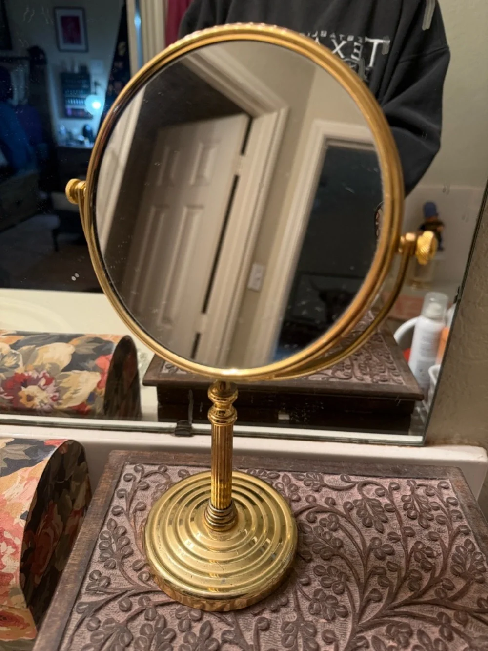 Vintage Gold Round Freestanding Vanity Mirror - Classic Brass Finish